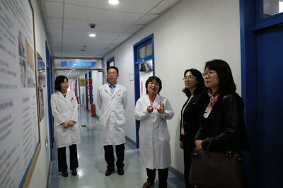 北京清华长庚医院党委书记率队到首都儿科研究所体验志愿服务